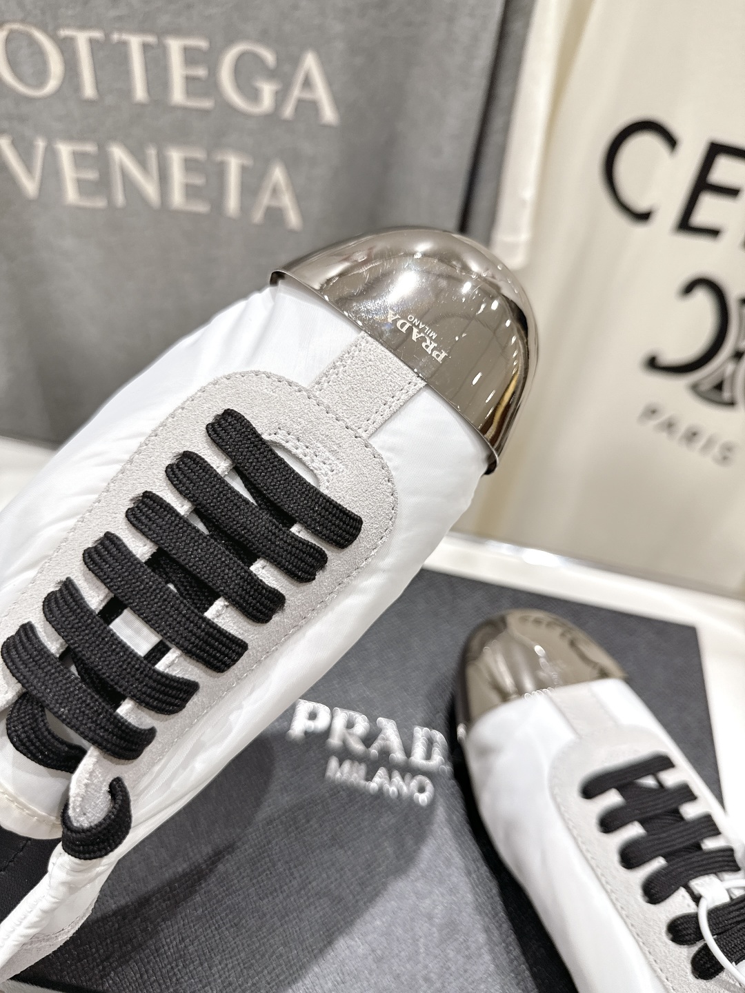 高版本出厂 
  Prada*普拉达P家25ssfw～new新款系带玛丽珍休闲鞋芭蕾舞鞋，低调奢华懒人鞋