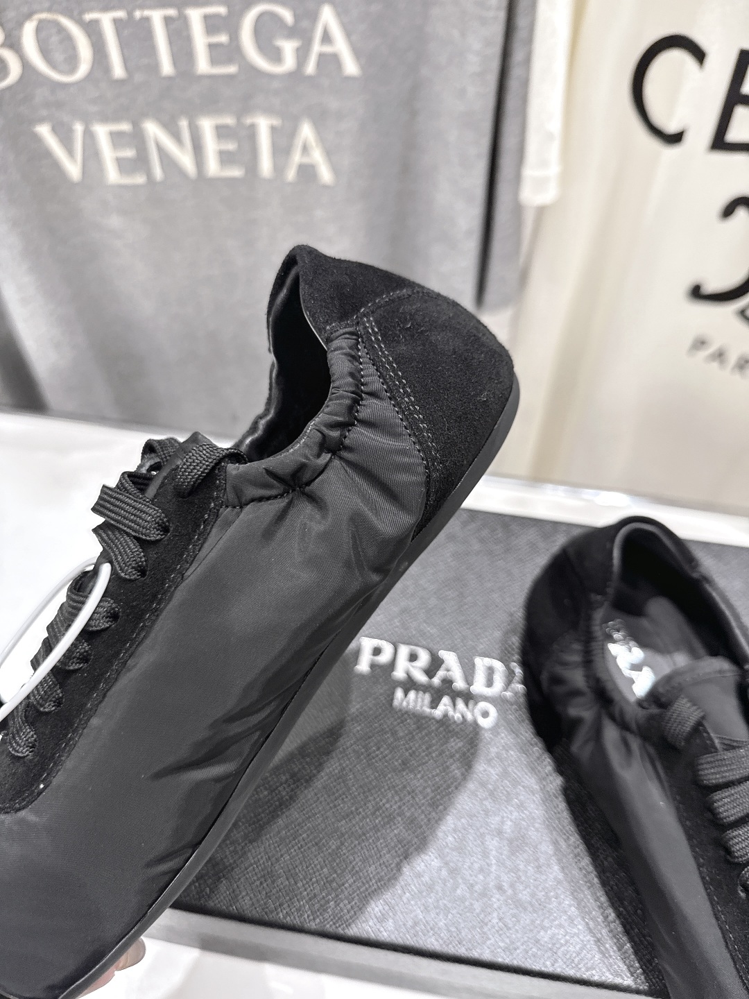 高版本出厂 
  Prada*普拉达P家25ssfw～new新款系带玛丽珍休闲鞋芭蕾舞鞋，低调奢华懒人鞋