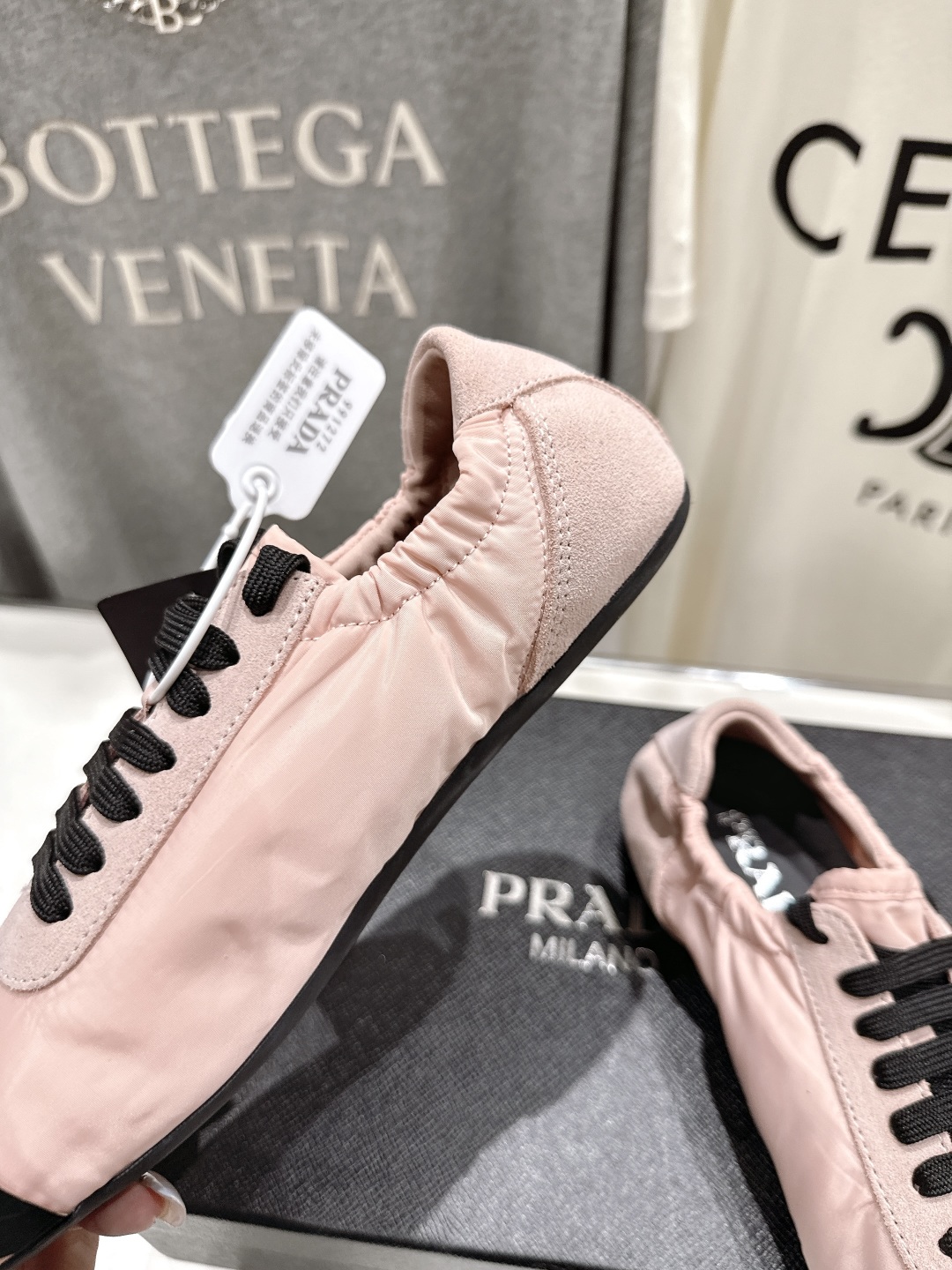 高版本出厂 
  Prada*普拉达P家25ssfw～new新款系带玛丽珍休闲鞋芭蕾舞鞋，低调奢华懒人鞋