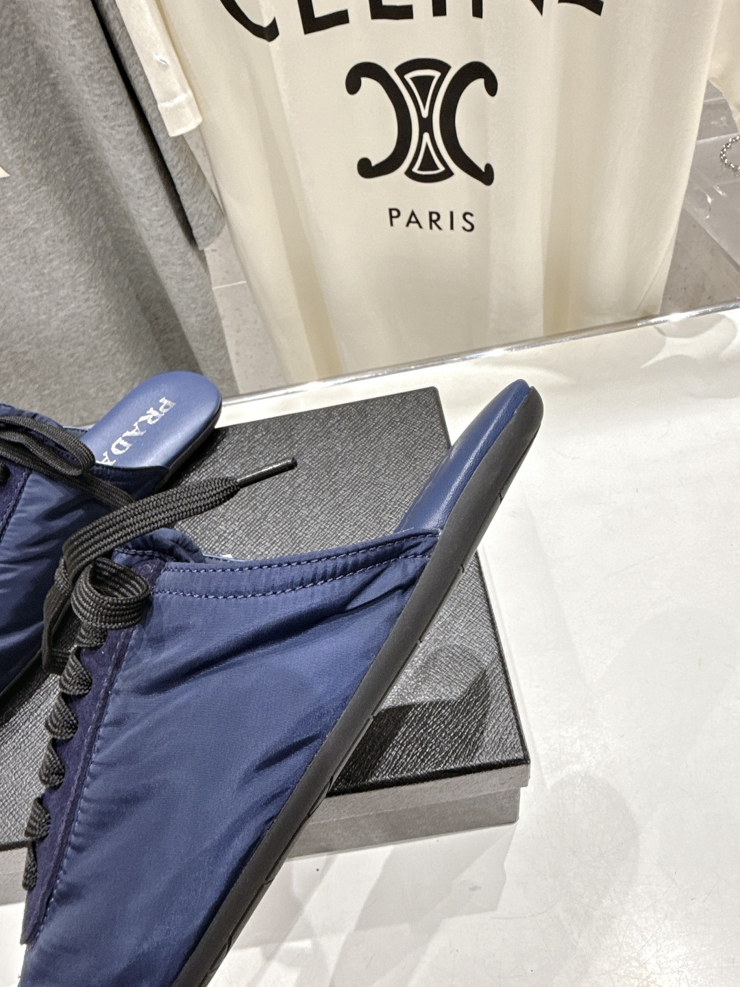 高版本出厂  半拖
  Prada*普拉达P家25ssfw～new新款系带玛丽珍休闲鞋芭蕾舞鞋，低调奢华