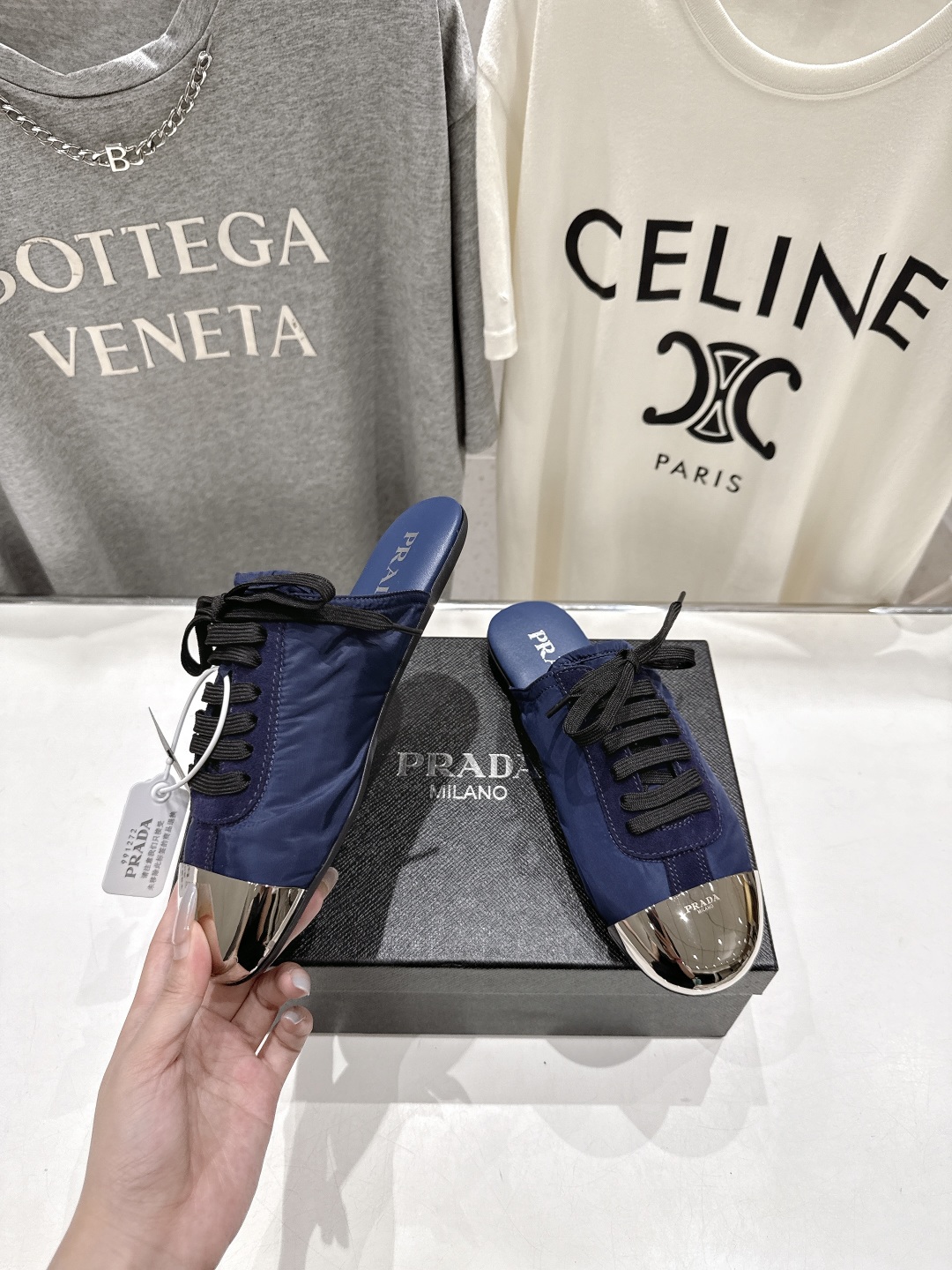 高版本出厂  半拖
  Prada*普拉达P家25ssfw～new新款系带玛丽珍休闲鞋芭蕾舞鞋，低调奢华