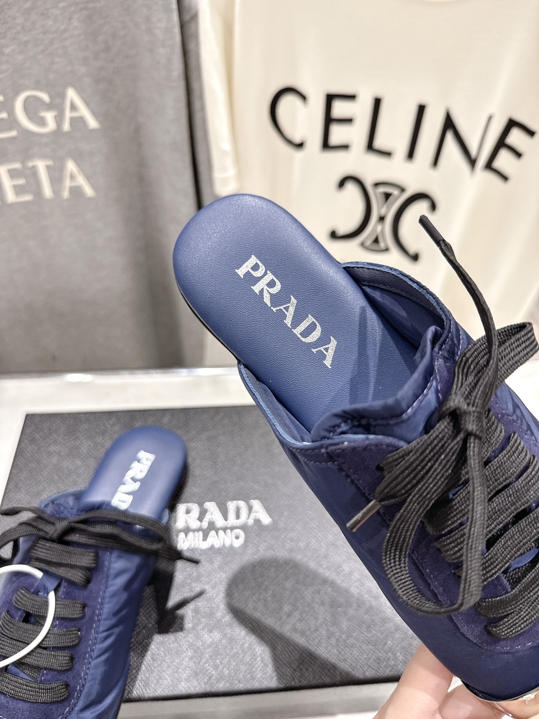 高版本出厂  半拖
  Prada*普拉达P家25ssfw～new新款系带玛丽珍休闲鞋芭蕾舞鞋，低调奢华