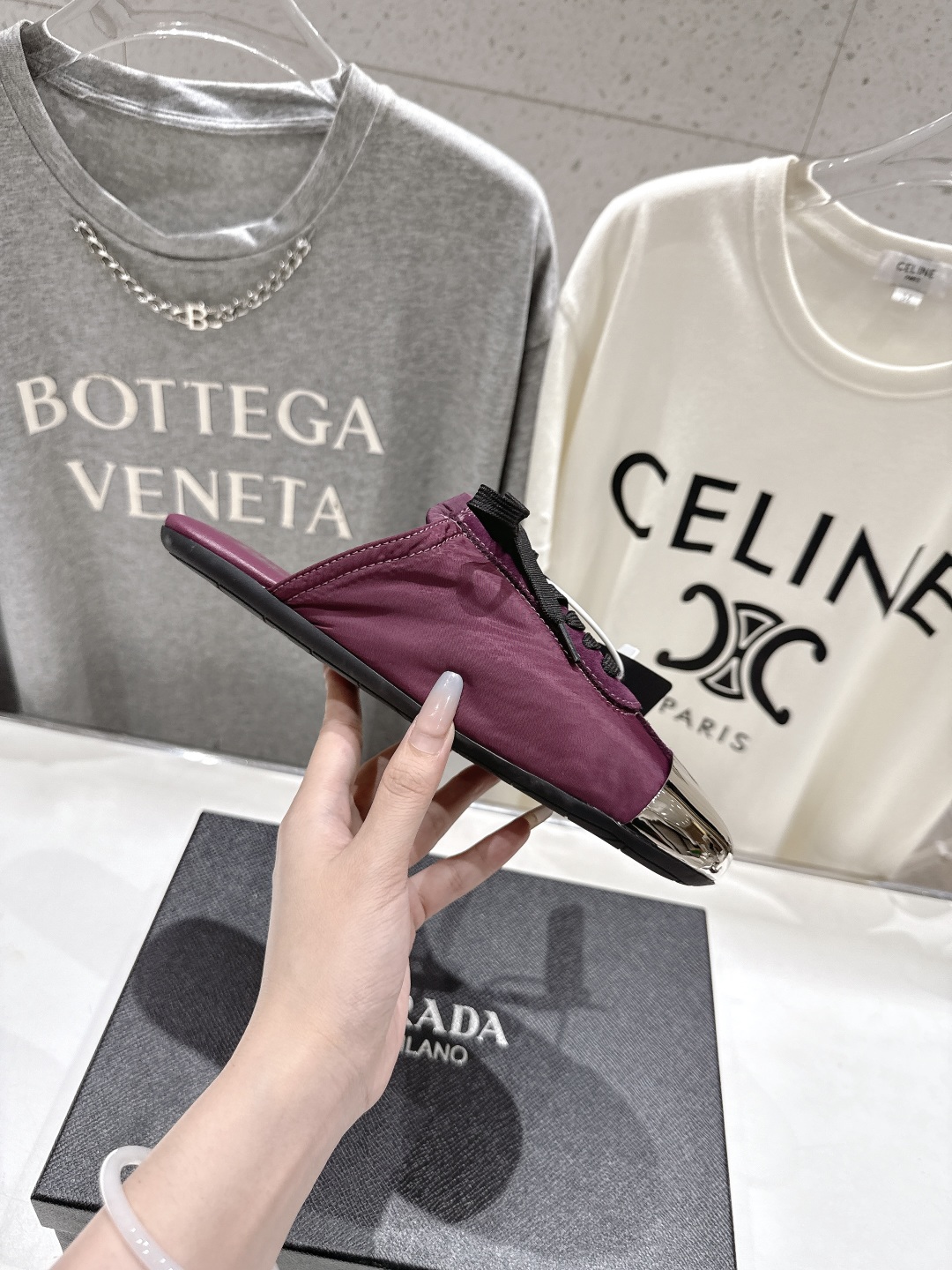 高版本出厂  半拖
  Prada*普拉达P家25ssfw～new新款系带玛丽珍休闲鞋芭蕾舞鞋，低调奢华