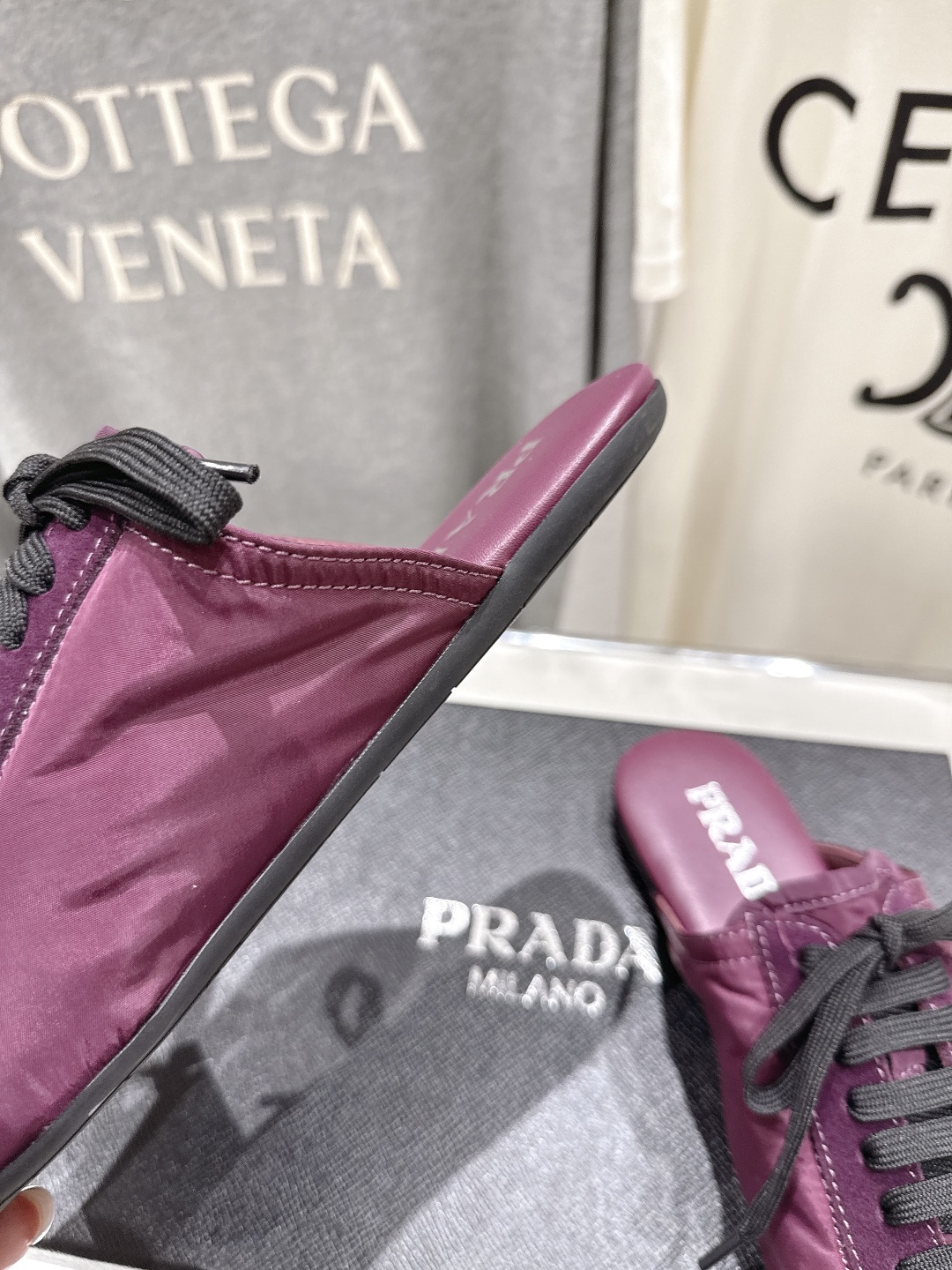 高版本出厂  半拖
  Prada*普拉达P家25ssfw～new新款系带玛丽珍休闲鞋芭蕾舞鞋，低调奢华