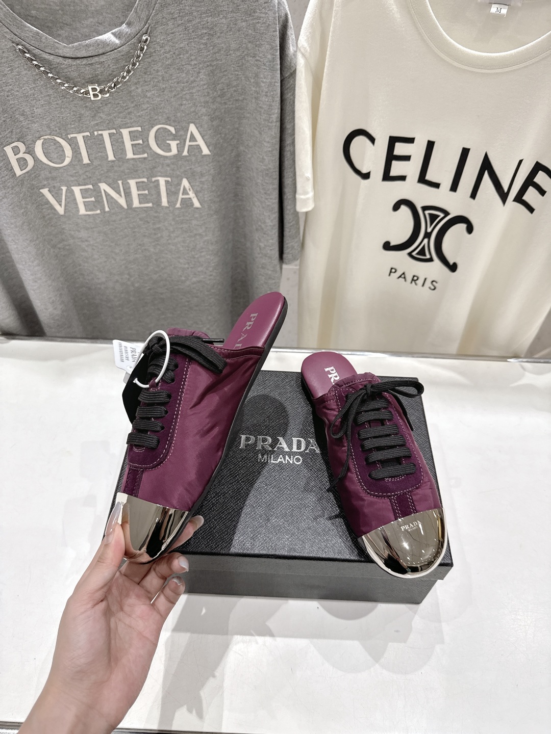 高版本出厂  半拖
  Prada*普拉达P家25ssfw～new新款系带玛丽珍休闲鞋芭蕾舞鞋，低调奢华