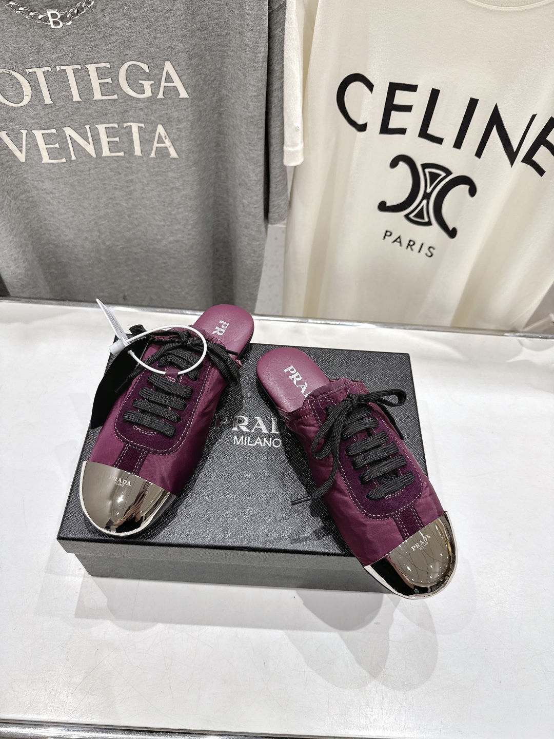 高版本出厂  半拖
  Prada*普拉达P家25ssfw～new新款系带玛丽珍休闲鞋芭蕾舞鞋，低调奢华