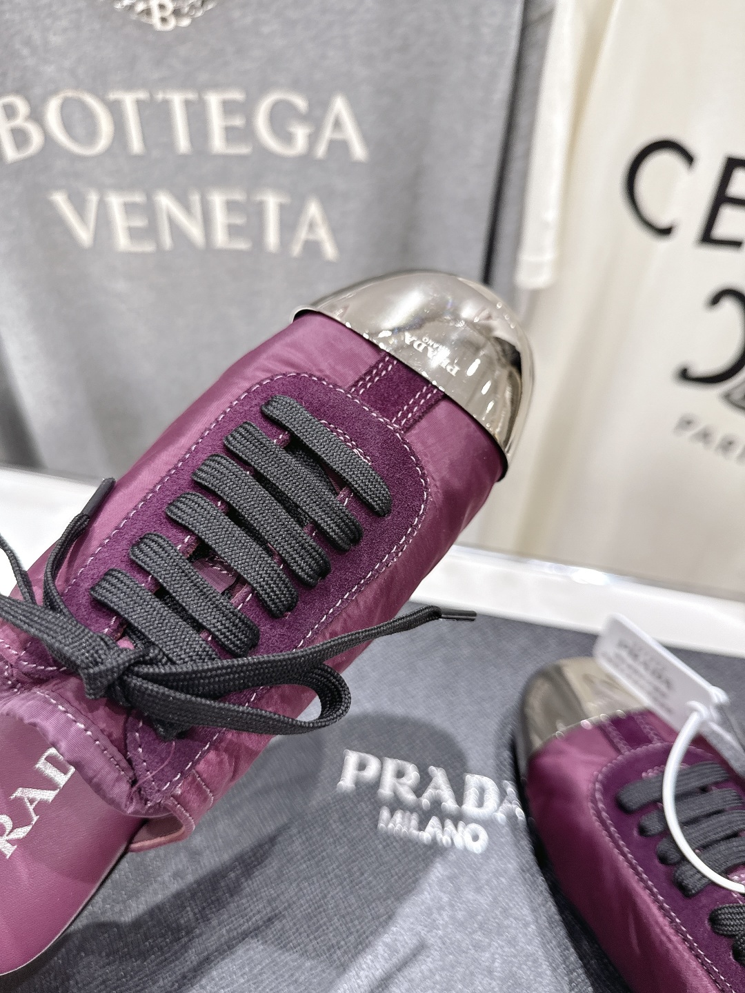 高版本出厂  半拖
  Prada*普拉达P家25ssfw～new新款系带玛丽珍休闲鞋芭蕾舞鞋，低调奢华