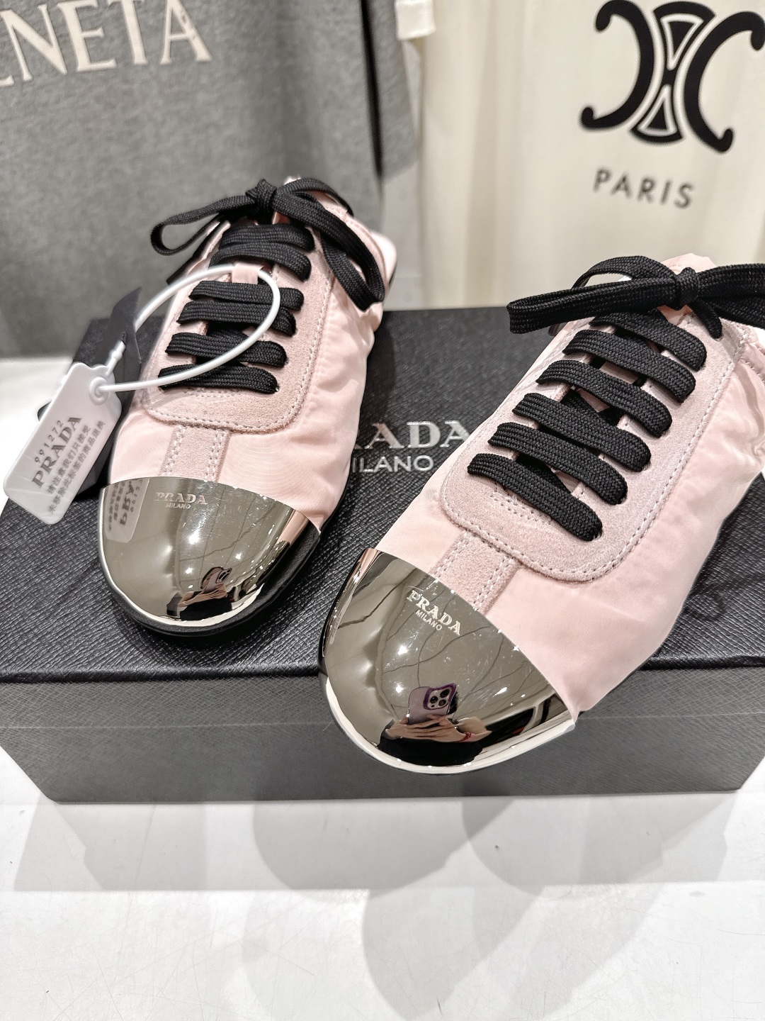 高版本出厂  半拖
  Prada*普拉达P家25ssfw～new新款系带玛丽珍休闲鞋芭蕾舞鞋，低调奢华