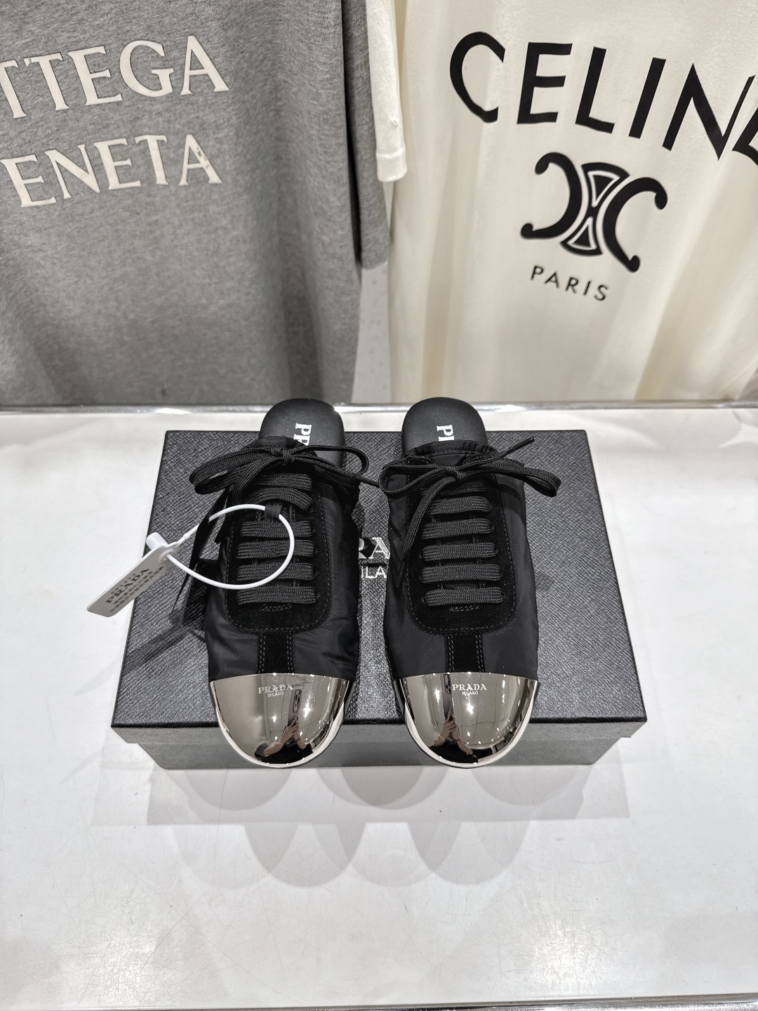 高版本出厂  半拖
  Prada*普拉达P家25ssfw～new新款系带玛丽珍休闲鞋芭蕾舞鞋，低调奢华