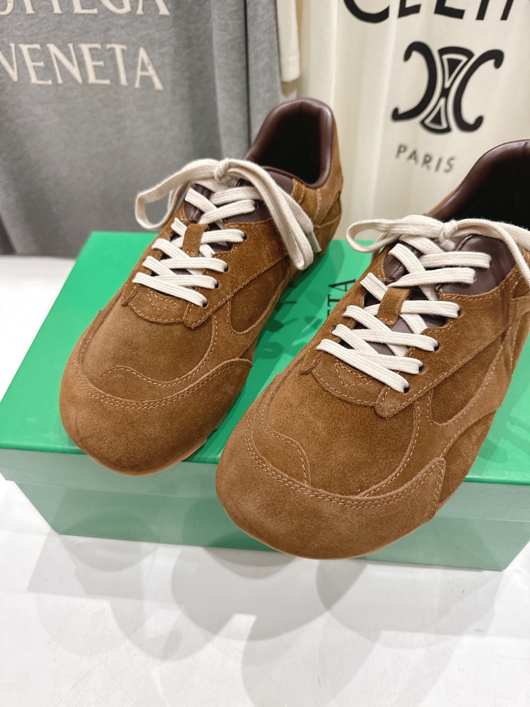 高版本出厂  男码+20
  Bottega Veneta/BV2025ss最新IVULCAN系列情侣款
