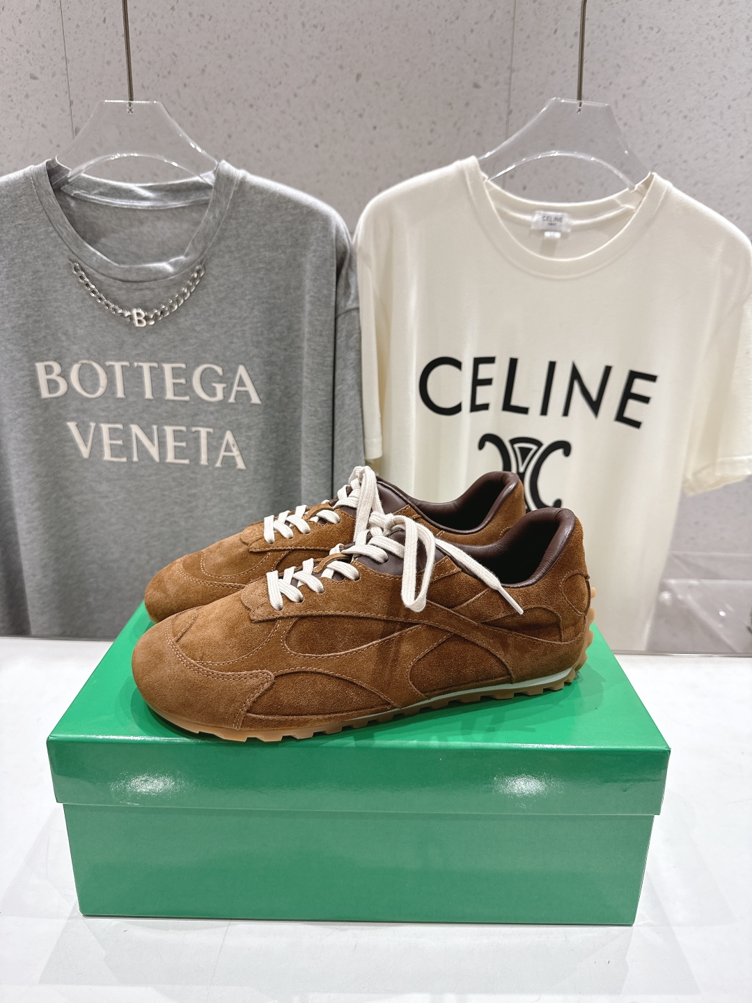 高版本出厂  男码+20
  Bottega Veneta/BV2025ss最新IVULCAN系列情侣款