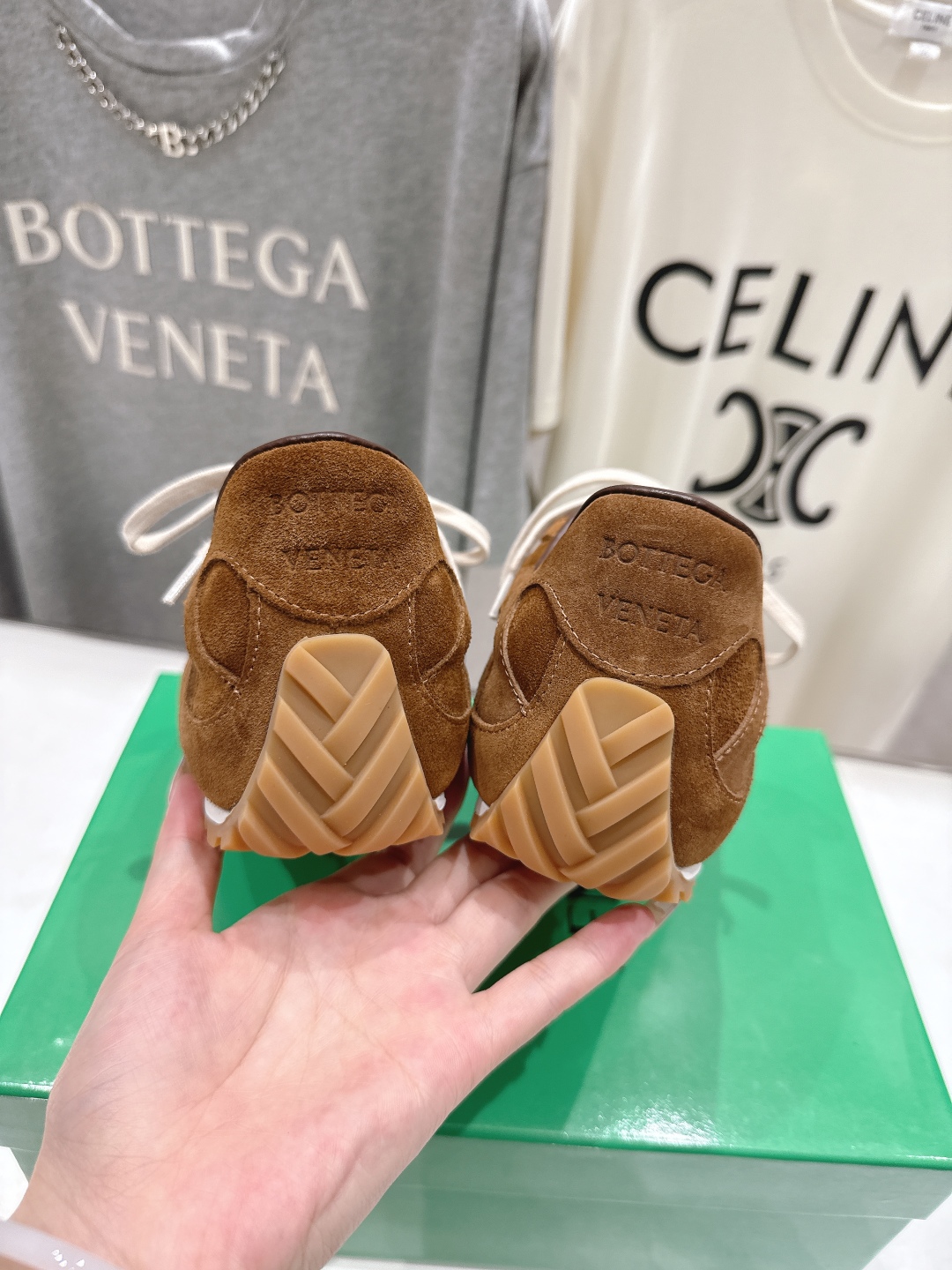 高版本出厂  男码+20
  Bottega Veneta/BV2025ss最新IVULCAN系列情侣款