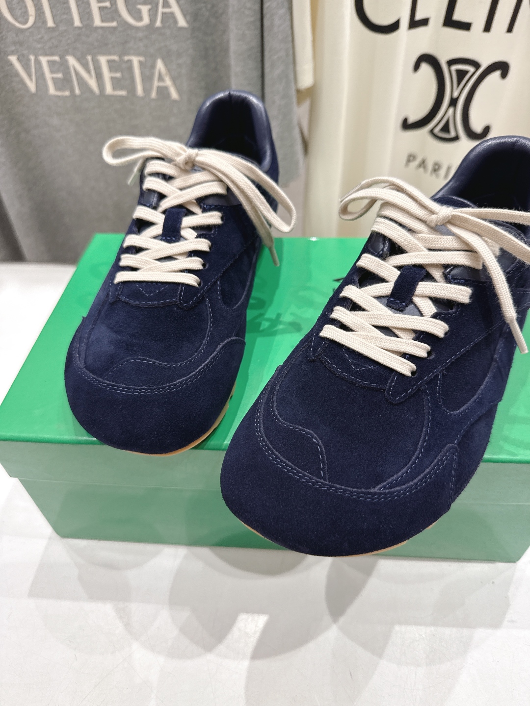 高版本出厂  男码+20
  Bottega Veneta/BV2025ss最新IVULCAN系列情侣款