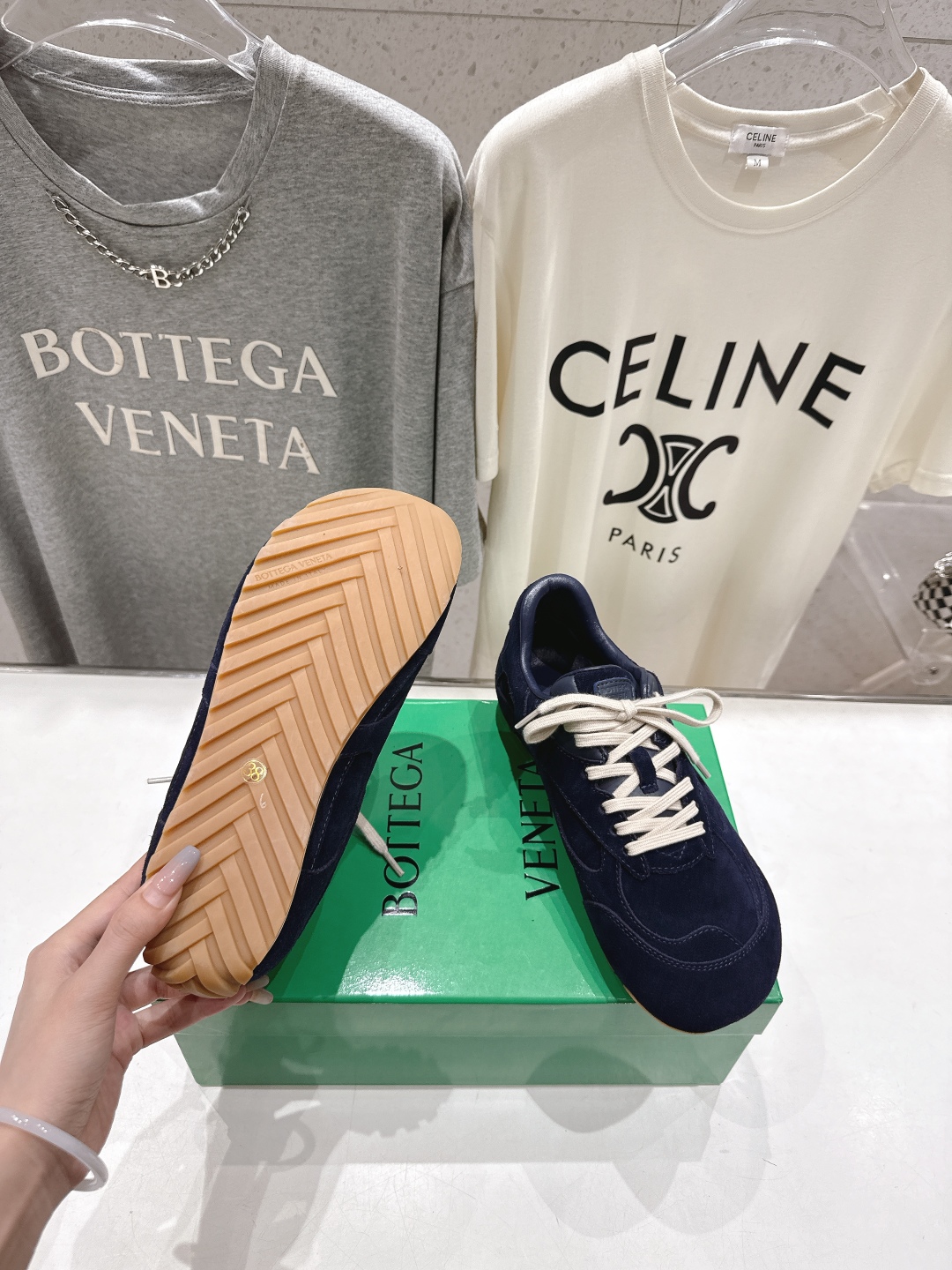 高版本出厂  男码+20
  Bottega Veneta/BV2025ss最新IVULCAN系列情侣款