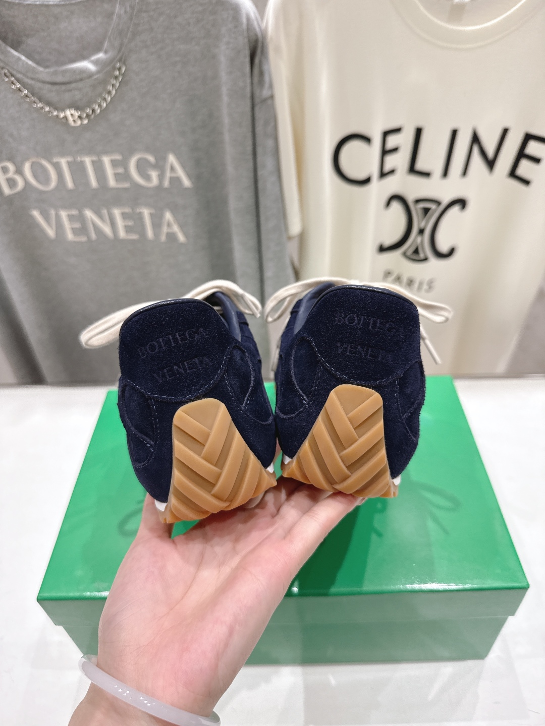 高版本出厂  男码+20
  Bottega Veneta/BV2025ss最新IVULCAN系列情侣款