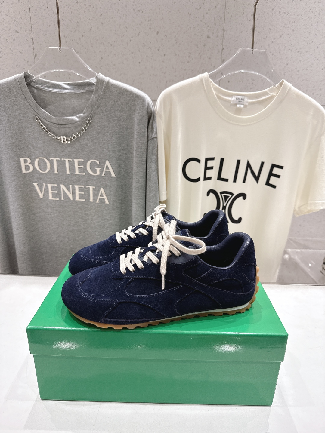 高版本出厂  男码+20
  Bottega Veneta/BV2025ss最新IVULCAN系列情侣款
