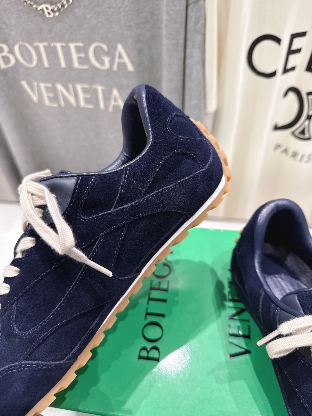 高版本出厂  男码+20
  Bottega Veneta/BV2025ss最新IVULCAN系列情侣款