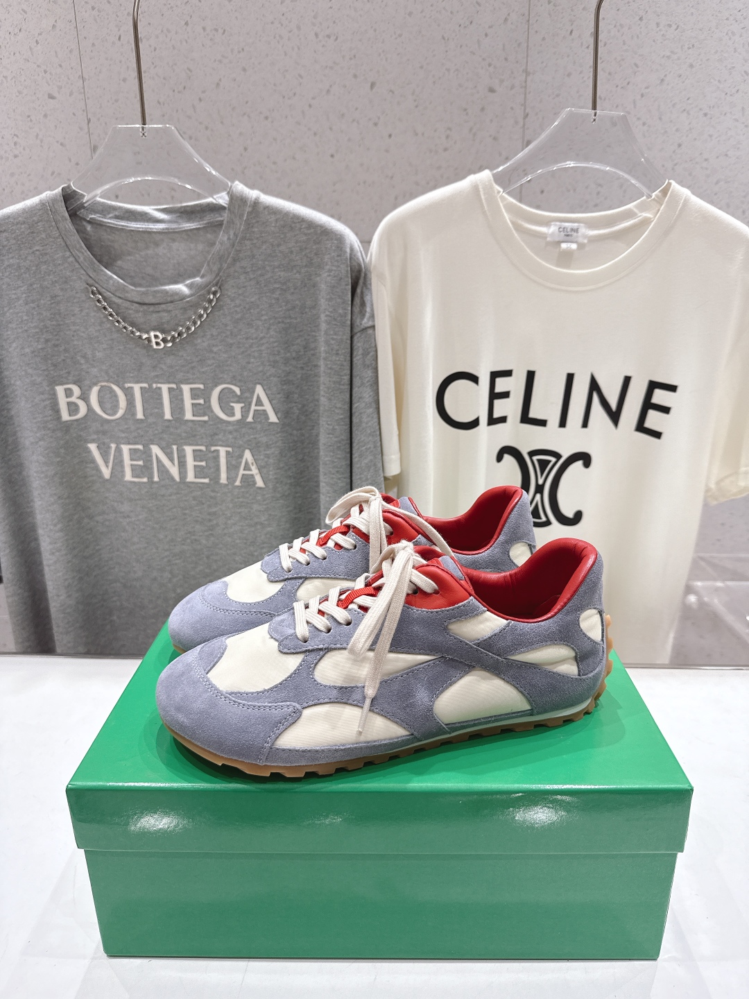 高版本出厂  男码+20
  Bottega Veneta/BV2025ss最新IVULCAN系列情侣款