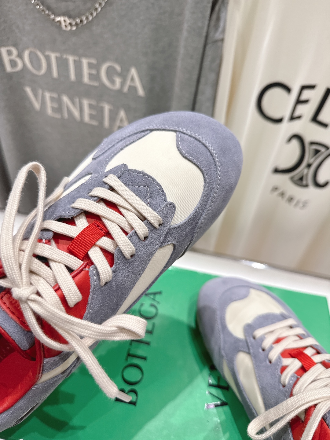 高版本出厂  男码+20
  Bottega Veneta/BV2025ss最新IVULCAN系列情侣款