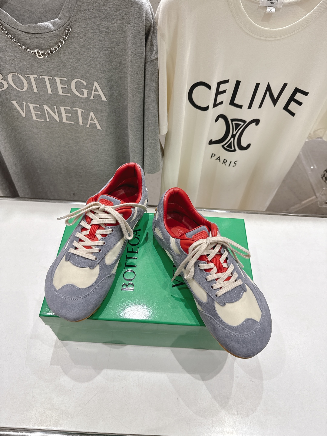高版本出厂  男码+20
  Bottega Veneta/BV2025ss最新IVULCAN系列情侣款