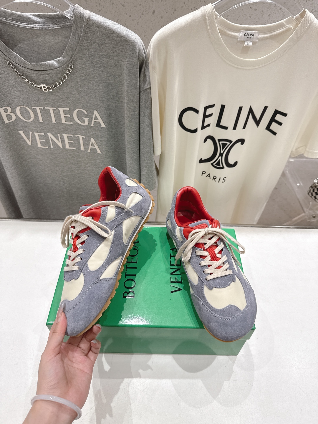 高版本出厂  男码+20
  Bottega Veneta/BV2025ss最新IVULCAN系列情侣款