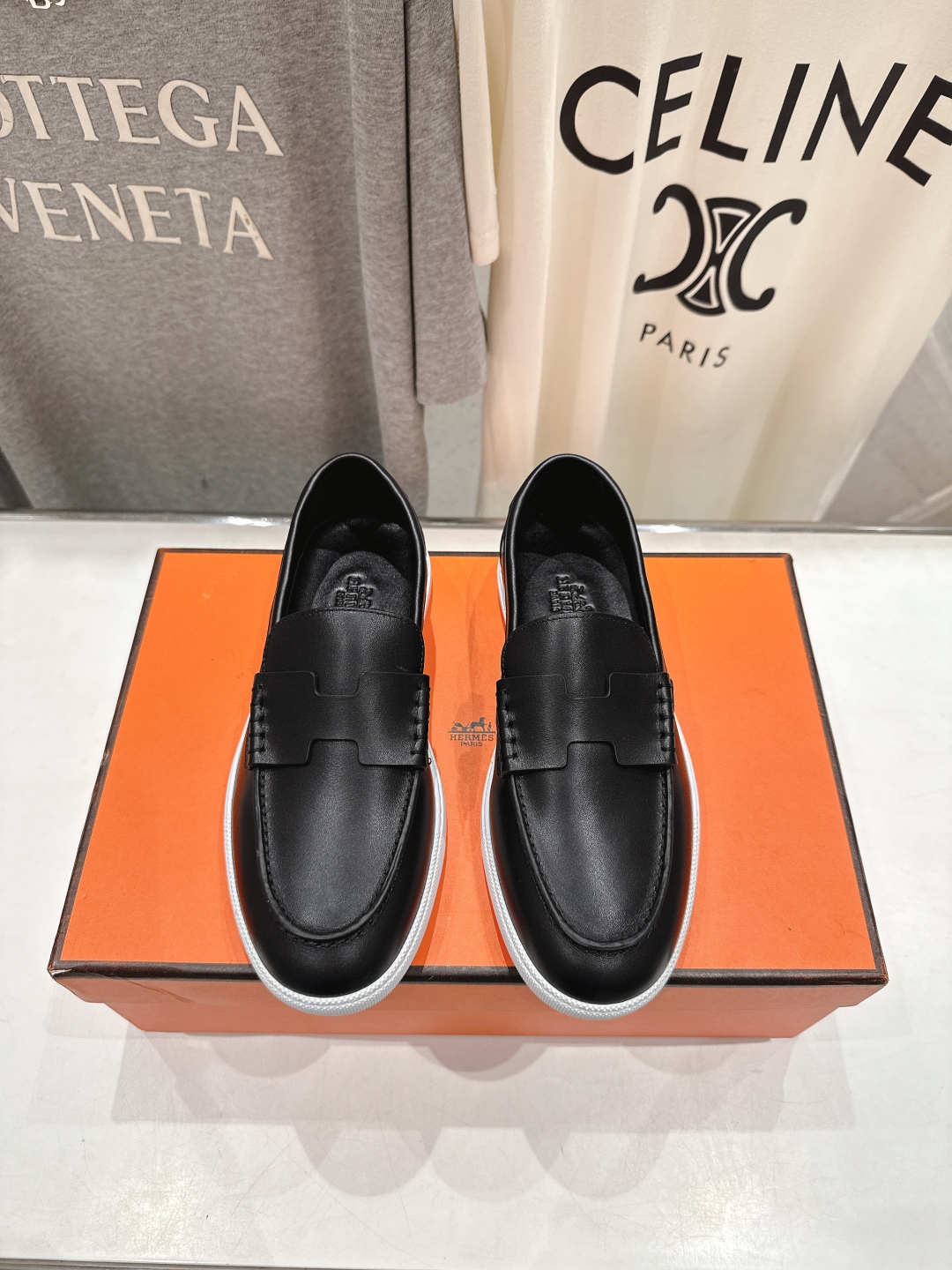 高版本出厂  男码+10
   Hermes/爱马仕H家25ss新品情侣款休闲鞋乐福鞋
经典休闲风格，经