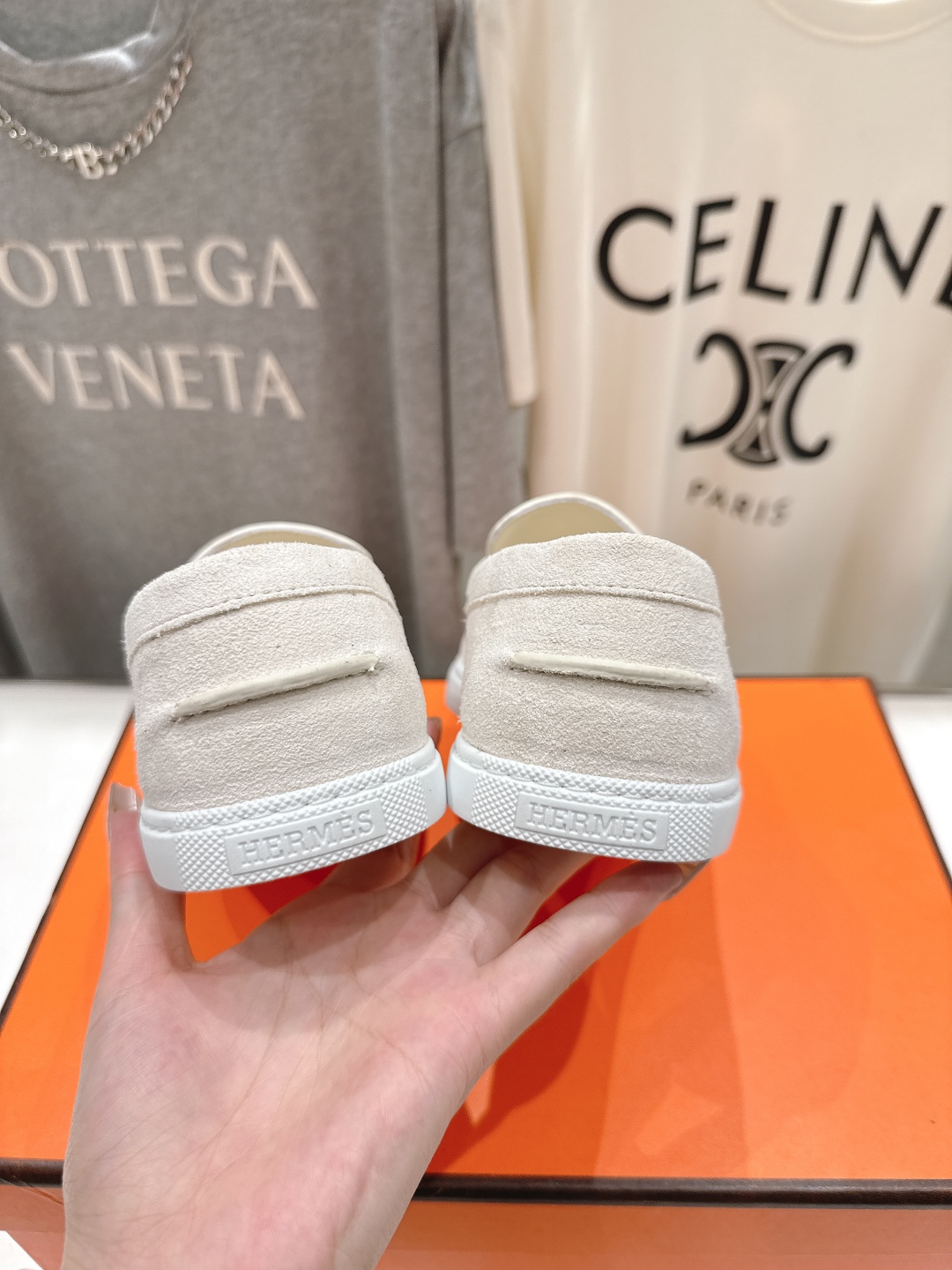 高版本出厂  男码+10
   Hermes/爱马仕H家25ss新品情侣款休闲鞋乐福鞋
经典休闲风格，经