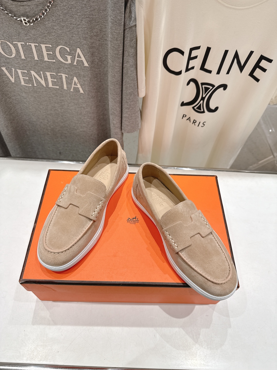 高版本出厂  男码+10
   Hermes/爱马仕H家25ss新品情侣款休闲鞋乐福鞋
经典休闲风格，经