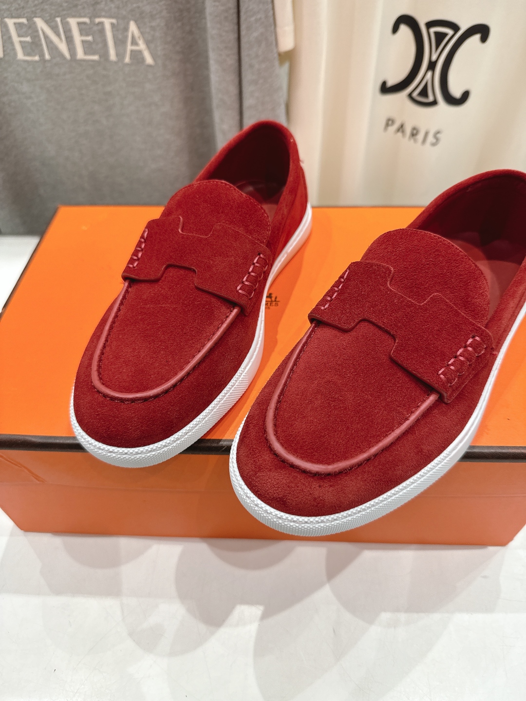 高版本出厂  男码+10
   Hermes/爱马仕H家25ss新品情侣款休闲鞋乐福鞋
经典休闲风格，经