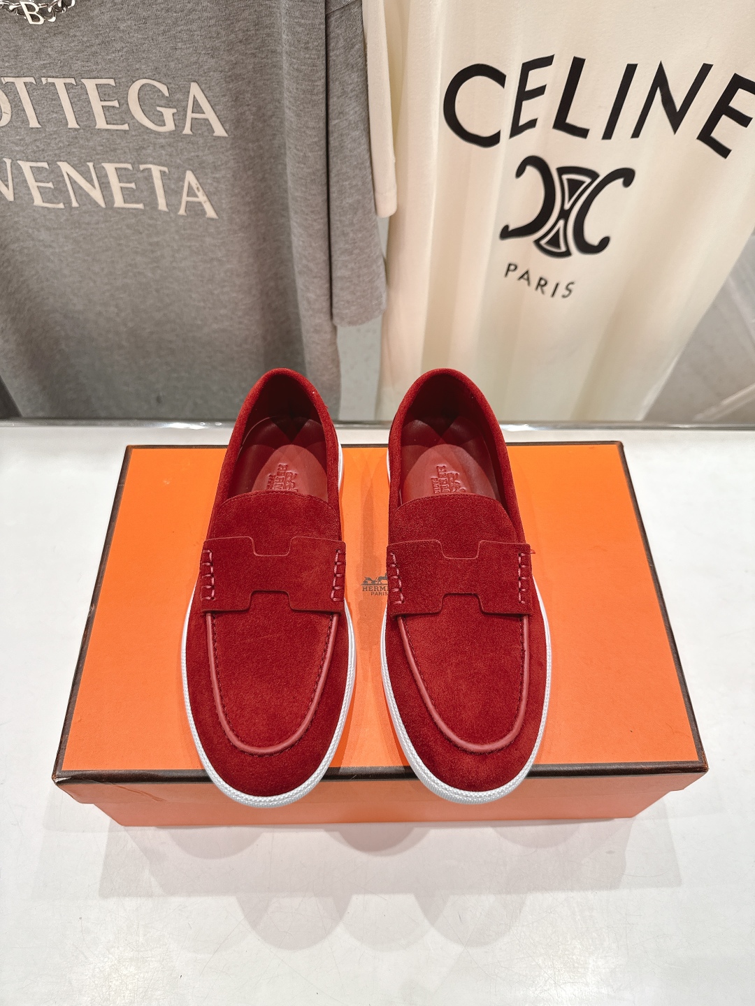 高版本出厂  男码+10
   Hermes/爱马仕H家25ss新品情侣款休闲鞋乐福鞋
经典休闲风格，经