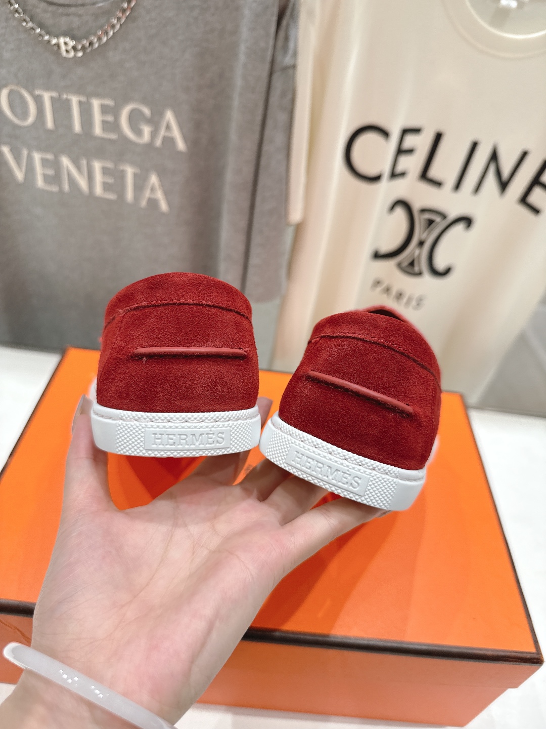 高版本出厂  男码+10
   Hermes/爱马仕H家25ss新品情侣款休闲鞋乐福鞋
经典休闲风格，经