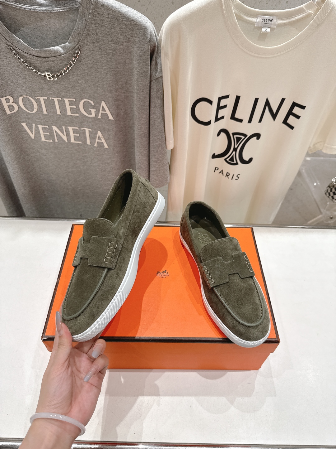 高版本出厂  男码+10
   Hermes/爱马仕H家25ss新品情侣款休闲鞋乐福鞋
经典休闲风格，经
