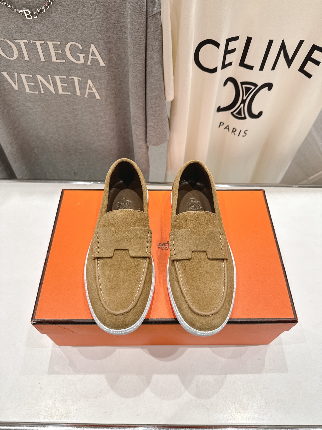 高版本出厂  男码+10
   Hermes/爱马仕H家25ss新品情侣款休闲鞋乐福鞋
经典休闲风格，经