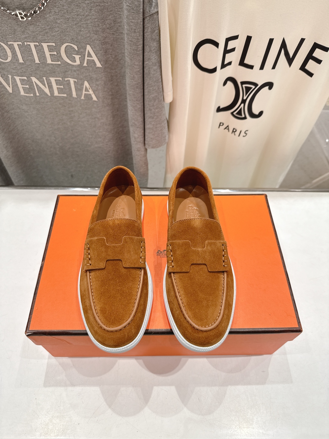 高版本出厂  男码+10
   Hermes/爱马仕H家25ss新品情侣款休闲鞋乐福鞋
经典休闲风格，经