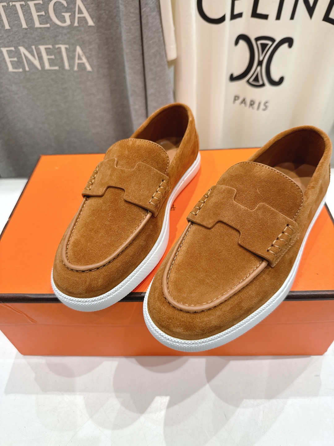 高版本出厂  男码+10
   Hermes/爱马仕H家25ss新品情侣款休闲鞋乐福鞋
经典休闲风格，经