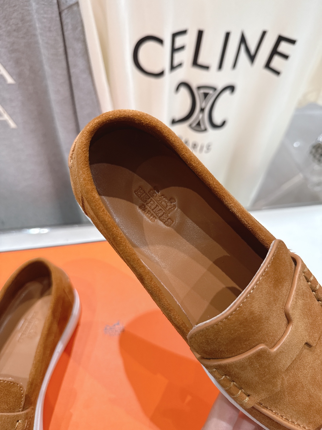 高版本出厂  男码+10
   Hermes/爱马仕H家25ss新品情侣款休闲鞋乐福鞋
经典休闲风格，经