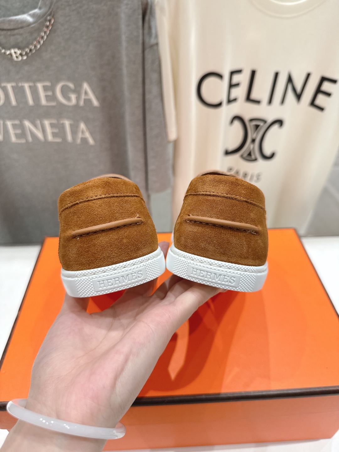 高版本出厂  男码+10
   Hermes/爱马仕H家25ss新品情侣款休闲鞋乐福鞋
经典休闲风格，经