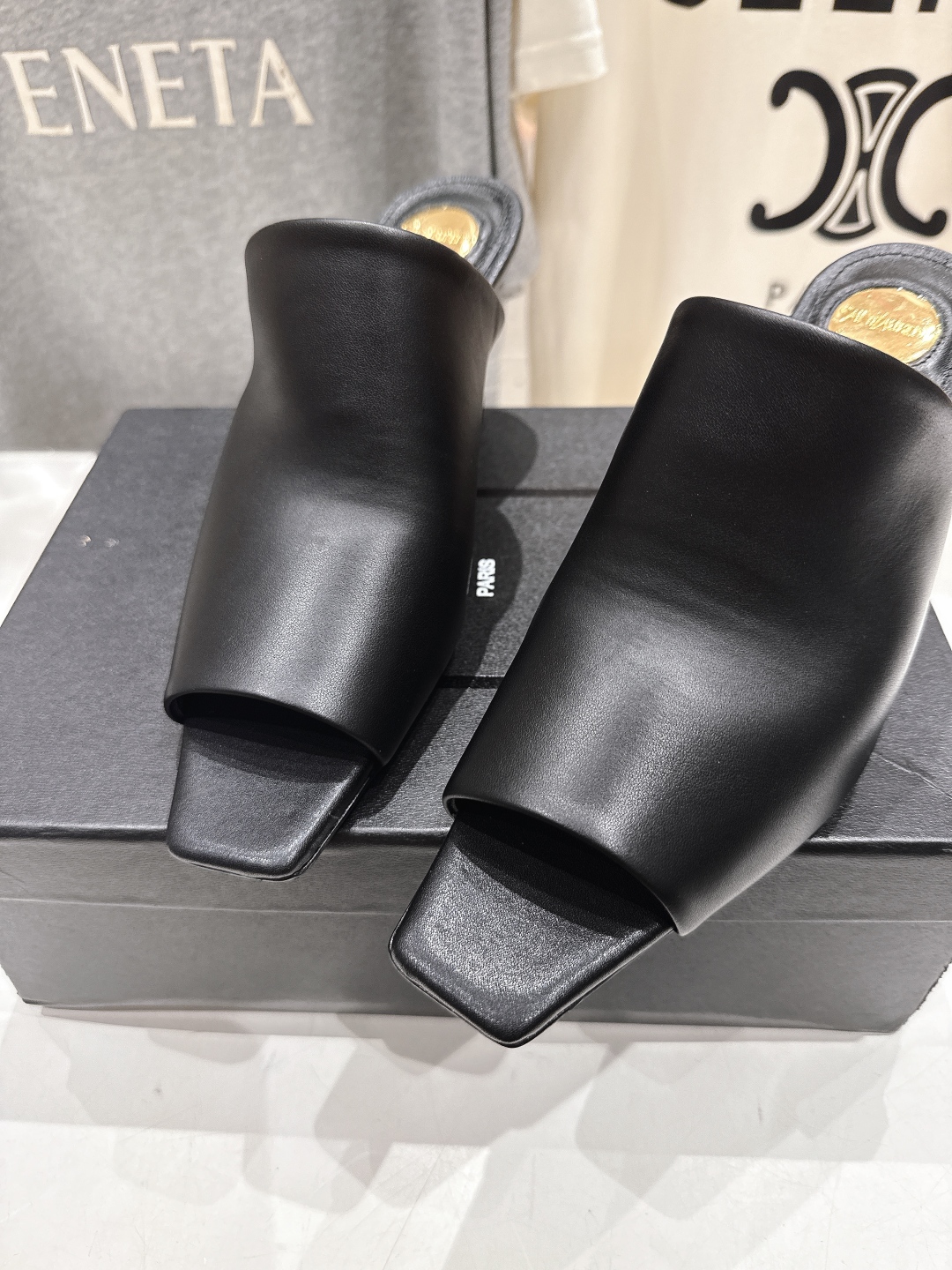 高版本出厂
 SAINT LAURENT～圣罗兰ysl 25ss全新走秀款高跟鞋凉鞋拖鞋·全新鞋型

唯