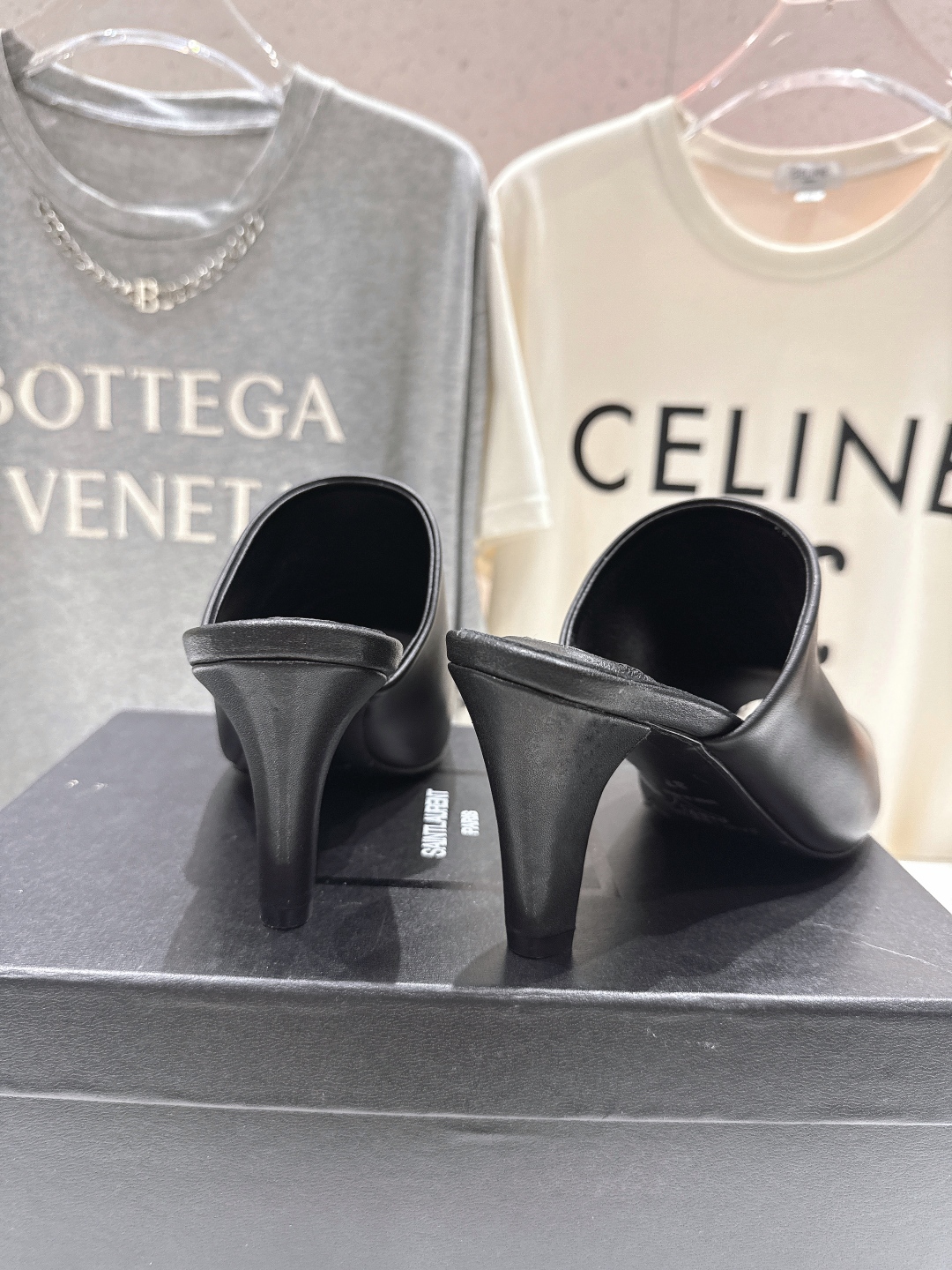 高版本出厂
 SAINT LAURENT～圣罗兰ysl 25ss全新走秀款高跟鞋凉鞋拖鞋·全新鞋型

唯