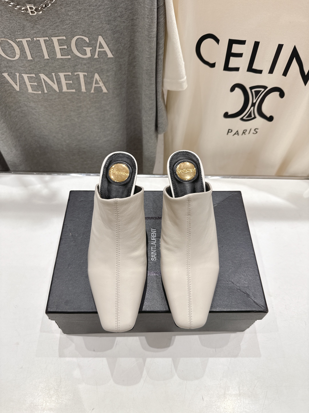高版本出厂
 SAINT LAURENT～圣罗兰ysl 25ss全新走秀款高跟鞋半包拖鞋·全新鞋型

唯
