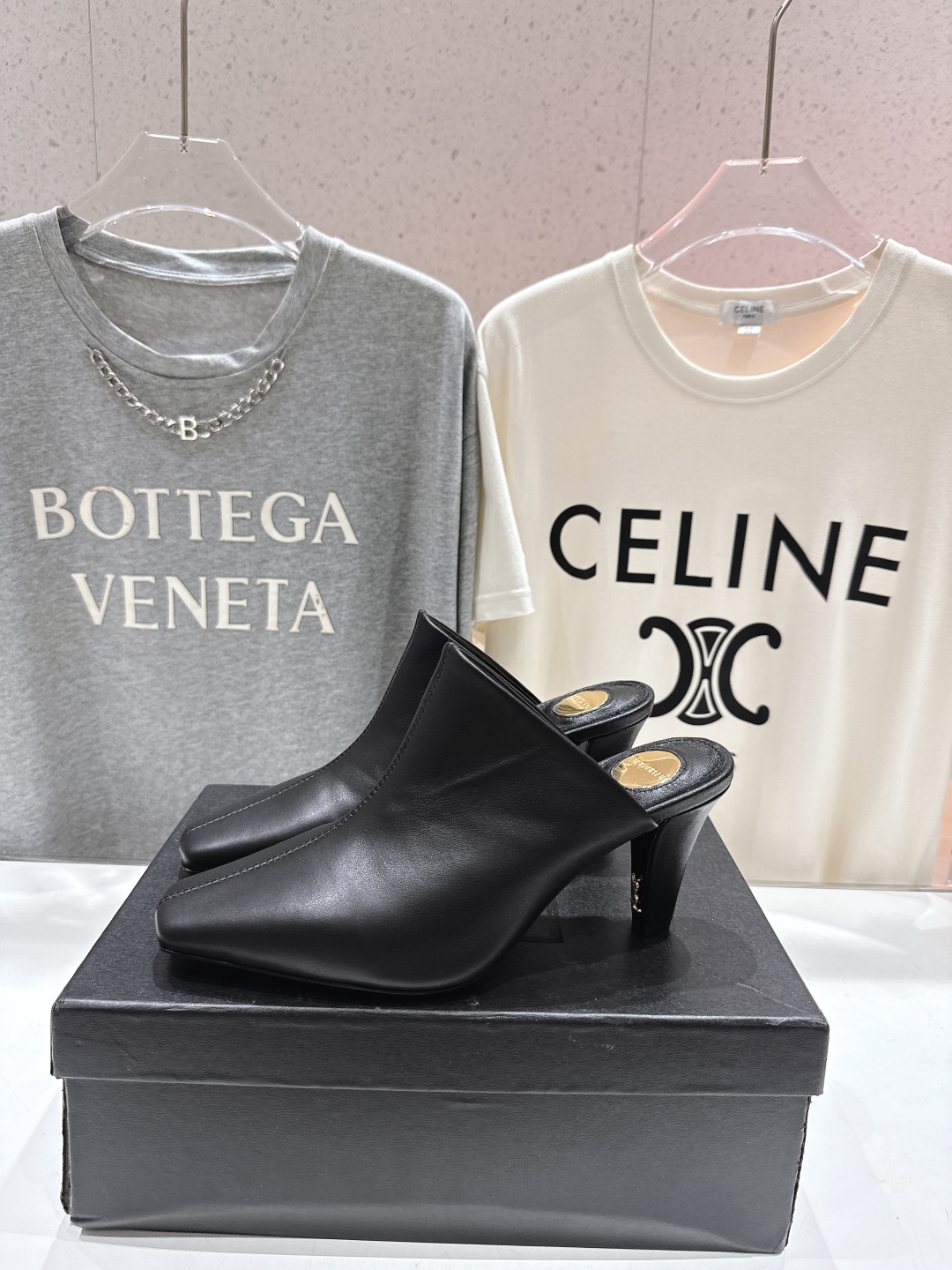 高版本出厂
 SAINT LAURENT～圣罗兰ysl 25ss全新走秀款高跟鞋凉鞋拖鞋·全新鞋型

唯