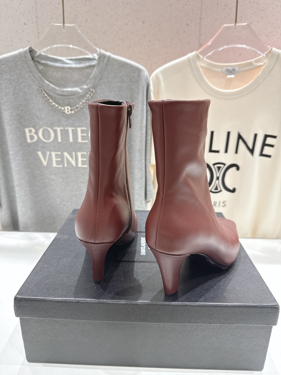 高版本出厂
  SAINT LAURENT～圣罗兰25ss/YSL秋冬全新走秀款小方头高跟鞋短靴～
简约