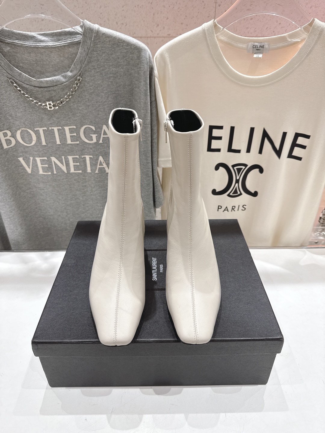 高版本出厂
  SAINT LAURENT～圣罗兰25ss/YSL秋冬全新走秀款小方头高跟鞋短靴～
简约
