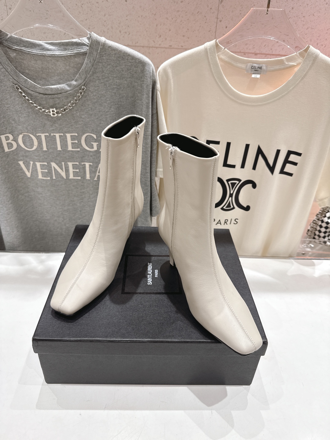 高版本出厂
  SAINT LAURENT～圣罗兰25ss/YSL秋冬全新走秀款小方头高跟鞋短靴～
简约