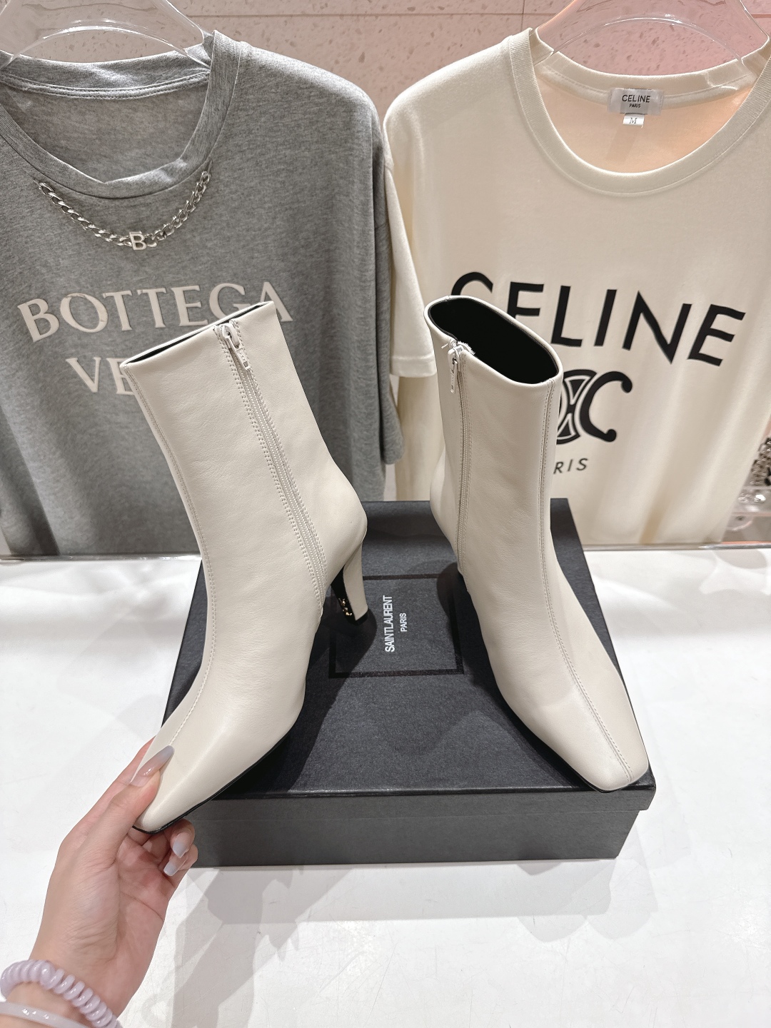 高版本出厂
  SAINT LAURENT～圣罗兰25ss/YSL秋冬全新走秀款小方头高跟鞋短靴～
简约