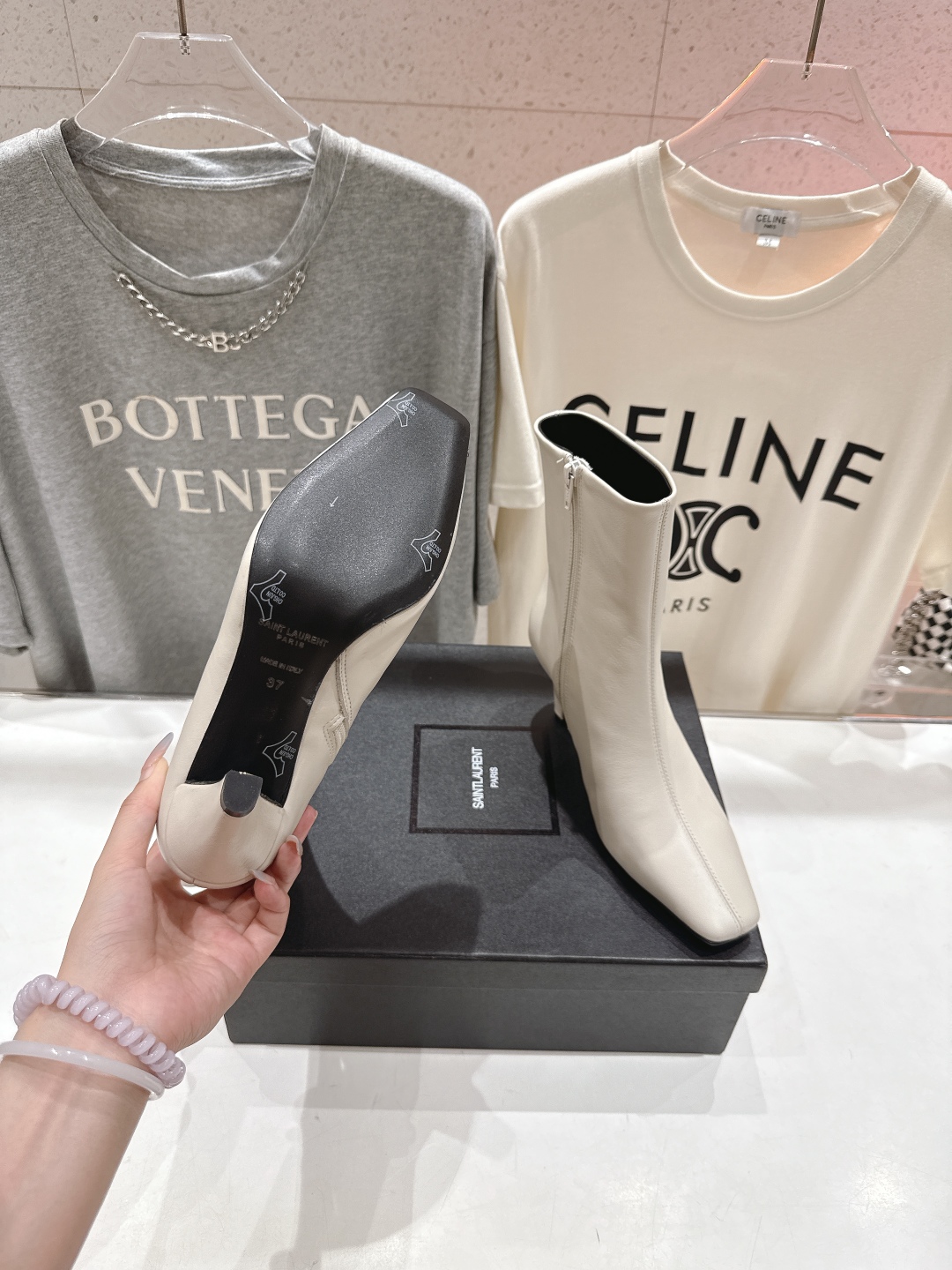 高版本出厂
  SAINT LAURENT～圣罗兰25ss/YSL秋冬全新走秀款小方头高跟鞋短靴～
简约