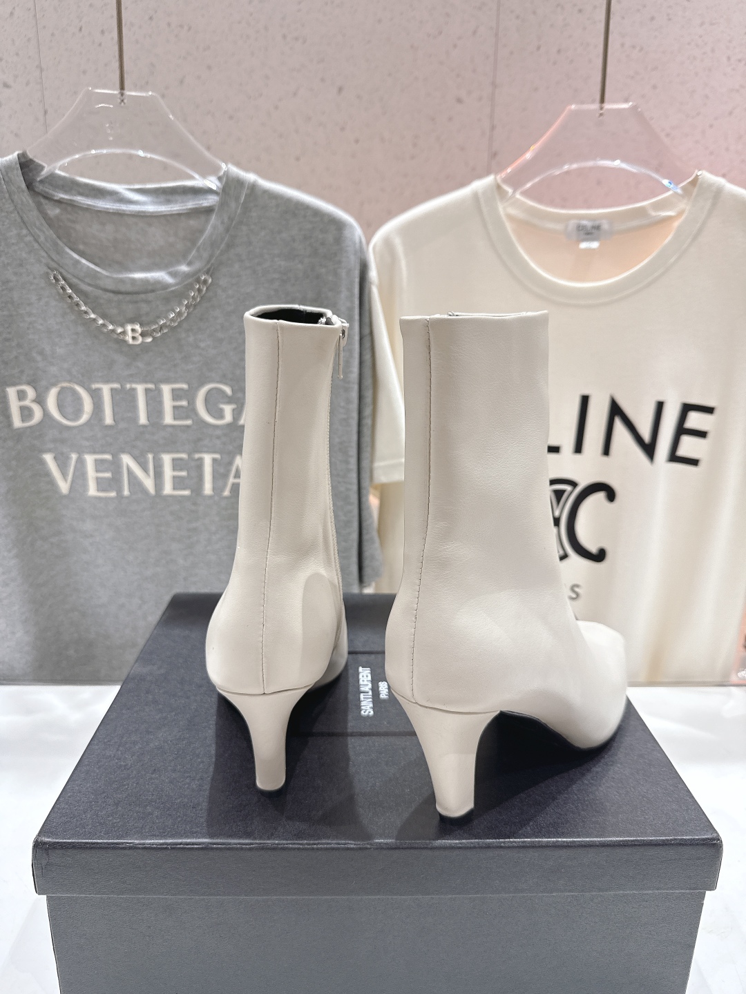 高版本出厂
  SAINT LAURENT～圣罗兰25ss/YSL秋冬全新走秀款小方头高跟鞋短靴～
简约