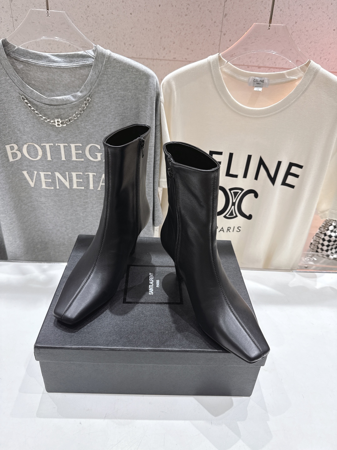 高版本出厂
  SAINT LAURENT～圣罗兰25ss/YSL秋冬全新走秀款小方头高跟鞋短靴～
简约