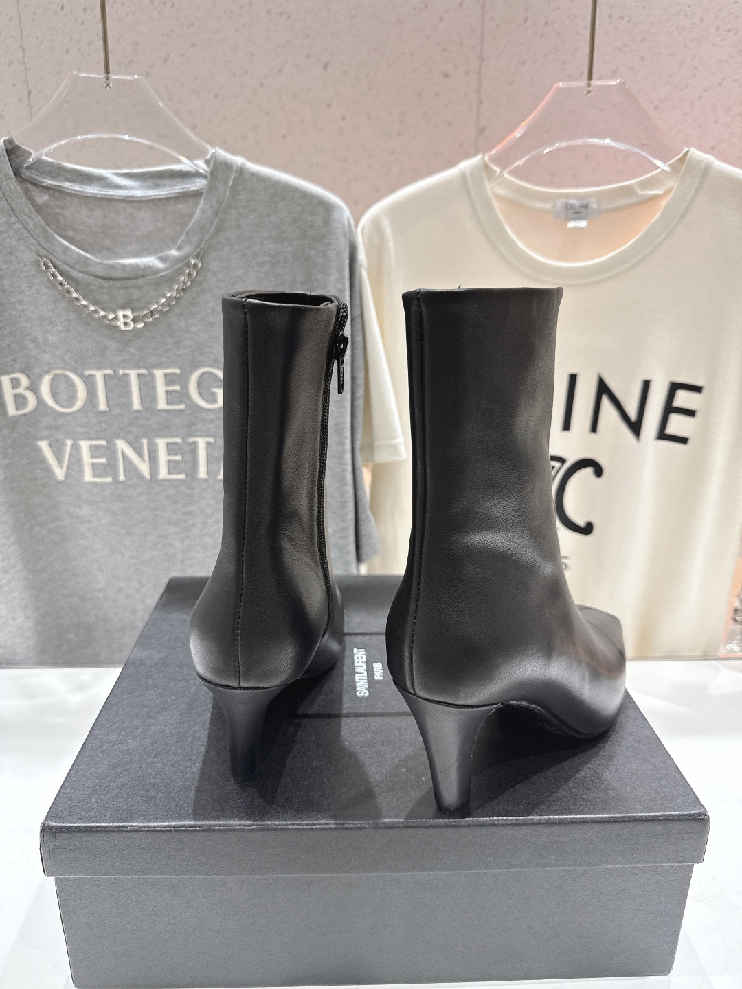 高版本出厂
  SAINT LAURENT～圣罗兰25ss/YSL秋冬全新走秀款小方头高跟鞋短靴～
简约