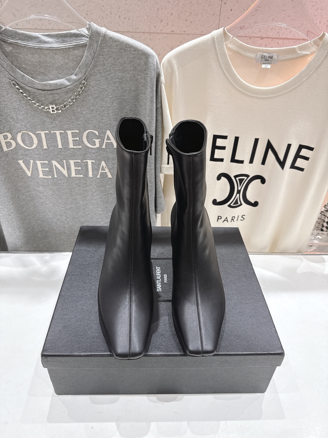 高版本出厂
  SAINT LAURENT～圣罗兰25ss/YSL秋冬全新走秀款小方头高跟鞋短靴～
简约